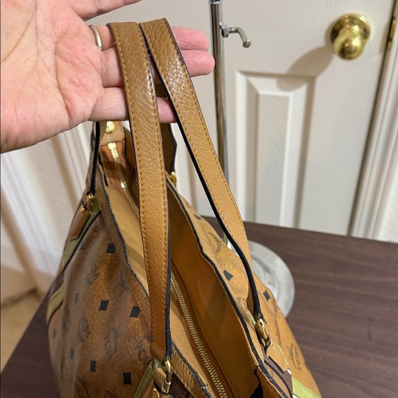 MCM Shoulder Bag with zipper - Picture 6 of 7